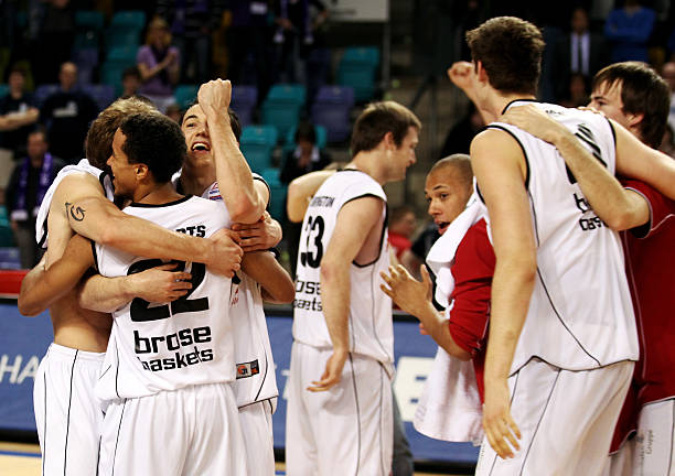 不足以确保 不足以确保